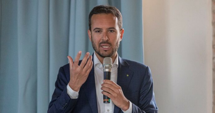 Ddl sui trasporti, il relatore di FdI ha il fratello nel settore Ncc