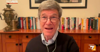 Copertina di Sachs: “Lo scontro con Calenda? Ridicolo, volgare e ingiusto”. E il leader di Azione attacca Formigli: “Disgustoso”