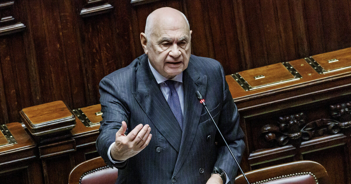 la tesi di nordio con l8217attuale carta si pu242 sottomettere il pm al governo ma non 232 vero 232 autonomo da ogni potere