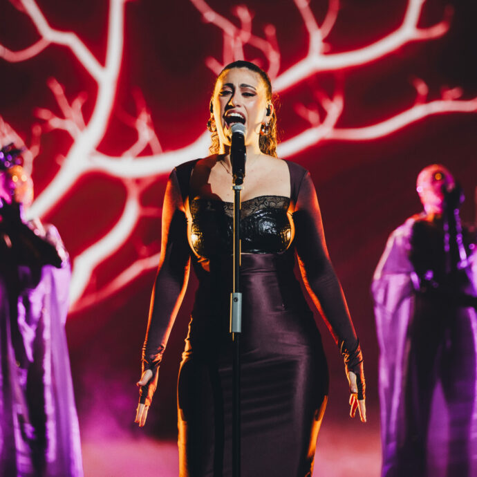 “Ho subito violenza psicologica per anni, mi accontentavo e subivo. Sono ferite senza cicatrice”: Delia si commuove a X Factor 2025 e va in Finalissima