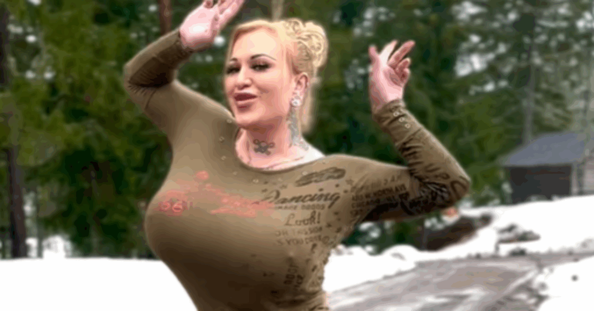 Spende 34.315 per rifarsi il seno: chi è Sonja Lahtinen, la modella finlandese che non si vergogna a mostrare i suoi “big assets”