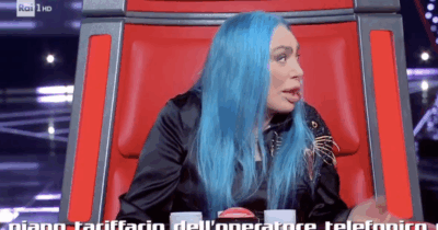 Copertina di “Ho cantato in un manicomio perché ero una degli ospiti”: Loredana Bertè spiazza a “The Voice Senior”
