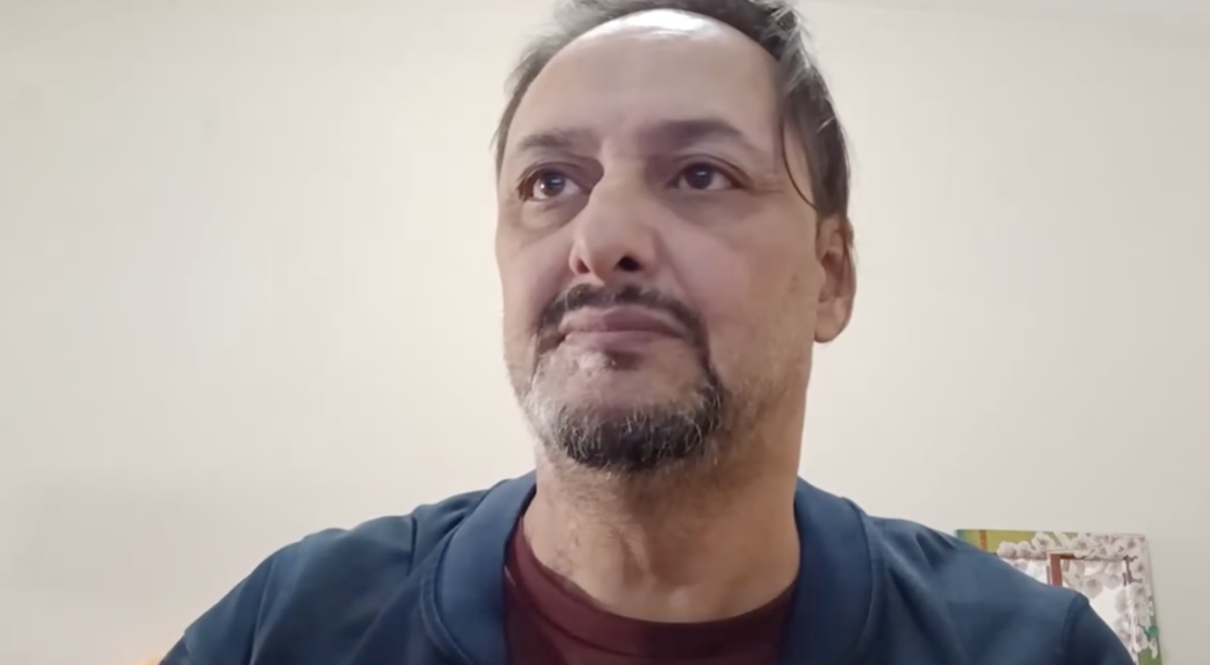 È morto Tony Germano, era il doppiatore delle produzioni animate Netflix e Nickelodeon. La tragedia è avvenuta in casa, ha perso l’equilibrio ed è precipitato