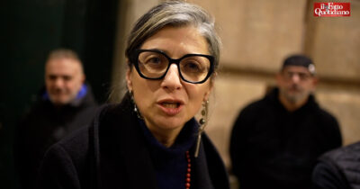 Copertina di Francesca Albanese a Genova dai portuali: “Dopo la ‘tregua’ a Gaza 300 morti. Mentre si tagliano i servizi si spende per i conflitti”