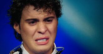 Copertina di “Sono tuo fan ma evita i saltelli”: Achille Lauro critica PierC e si scontra con Francesco Gabbani. Il concorrente scoppia a piangere. Giorgia: “Siete contenti ora?”