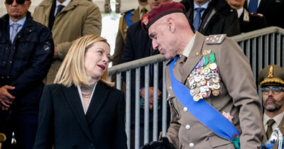Copertina di L’esercito vuole studiare filosofia a Bologna. Ma l’ateneo dice no al corso per i giovani ufficiali, ecco perché