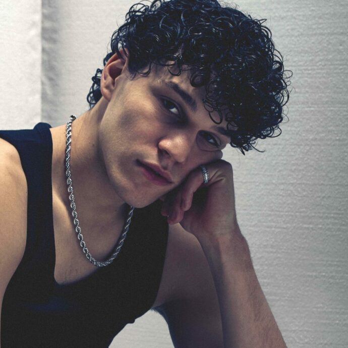 Nicolò Filippucci verso le Semifinali di Sanremo Giovani e canta When We Were Young di Adele – VIDEO