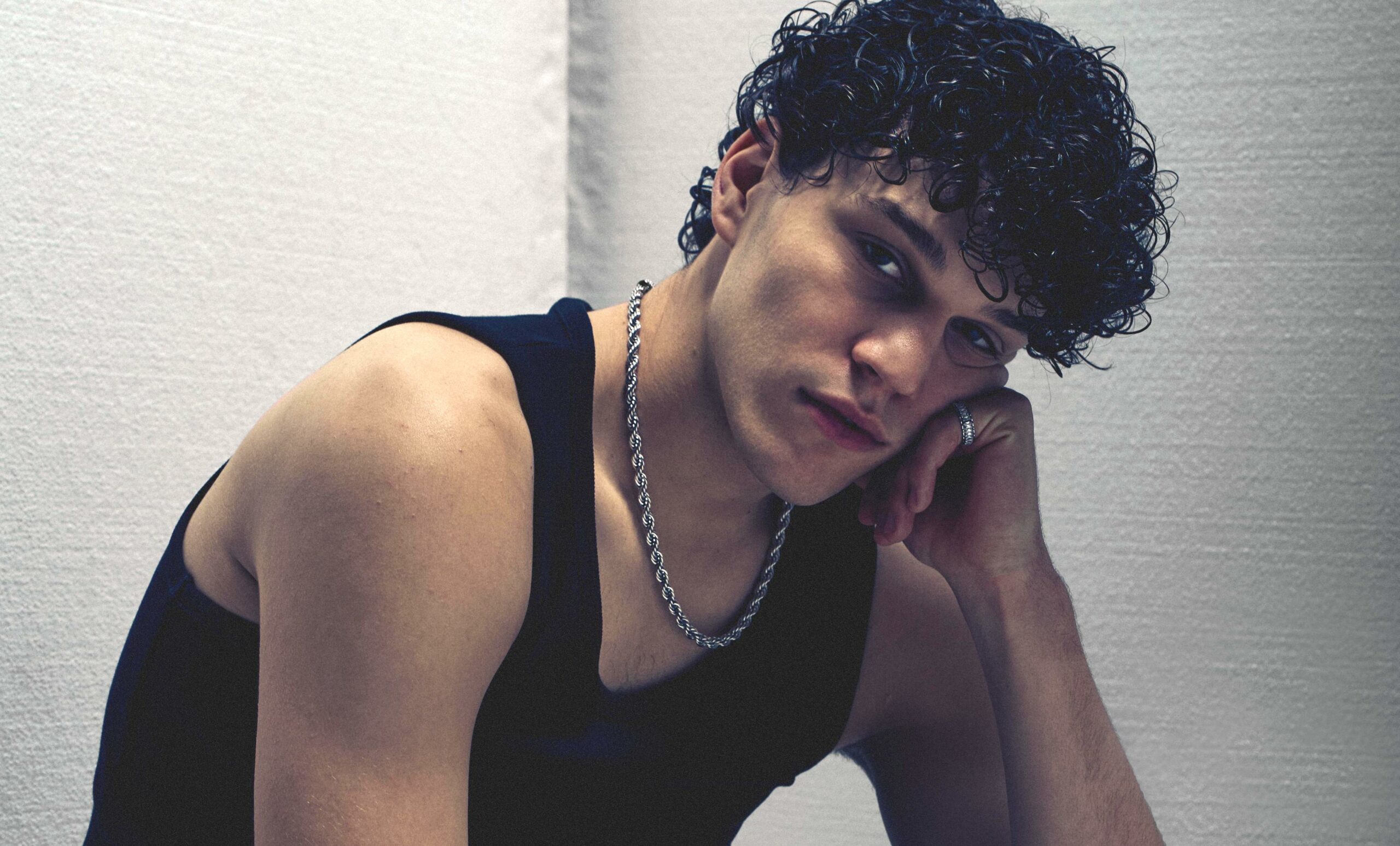 Nicolò Filippucci verso le Semifinali di Sanremo Giovani e canta When We Were Young di Adele – VIDEO