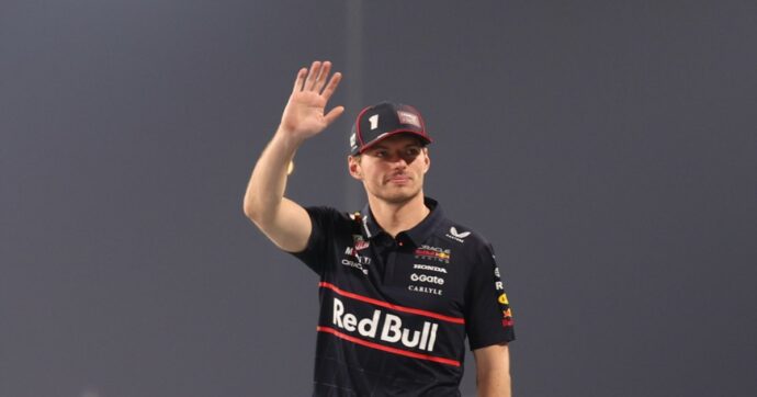 In Qatar vince Verstappen e riapre i giochi, Norris solo quarto. Male le Ferrari. Il Mondiale si deciderà all’ultima gara