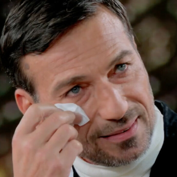 “Ho ripreso 20 kg e mi hanno tolto tutti i farmaci. Sono stato 40 giorni in uno dei reparti d’ospedale più brutti”: Costantino Vitagliano a Verissimo