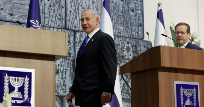 Israele, la strana grazia di Netanyahu: “Salvacondotto presidenziale”