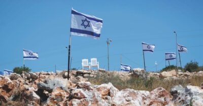 Copertina di I coloni israeliani contro gli attivisti italiani: picchiati e derubati