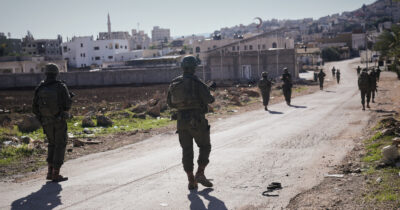 Copertina di Connazionali derubati e picchiati dai coloni in Cisgiordania: il governo balbetta. Altro che prima gli italiani!