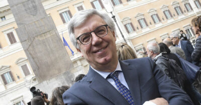 Copertina di Campania, Fico pensa a Siani in giunta. Legalità o Sanità: le ipotesi per il fratello del cronista ucciso dalla camorra