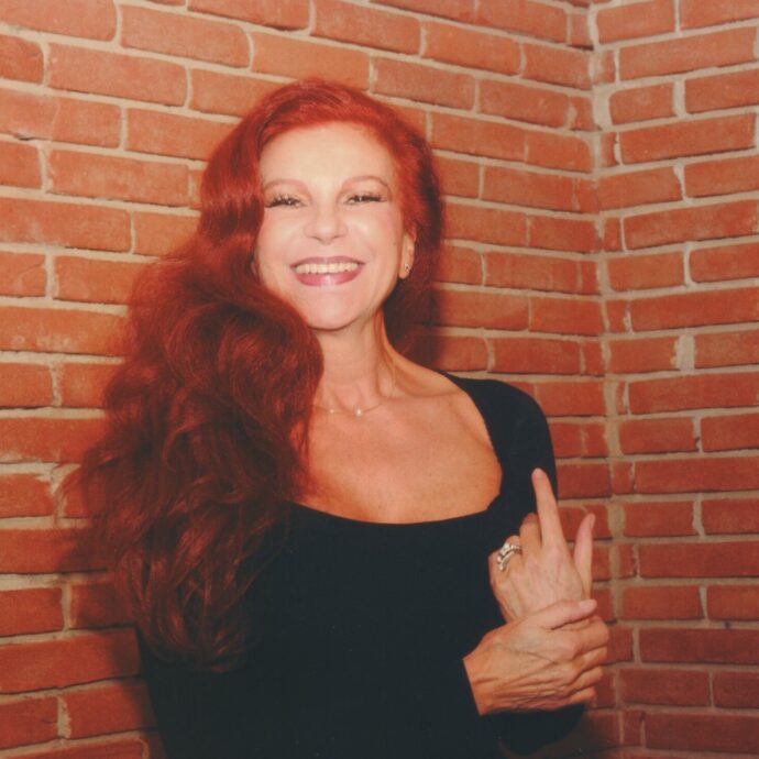 Milva e i suoi incontri d’amore musicali 15 anni dopo: commovente nell’inedito “Amore vista pioggia” di Enrico Ruggeri, spuntano anche brani di Giorgio Faletti