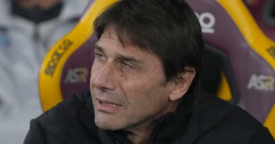 Copertina di “Ah, ma parlava di me? Pensavo fosse autoreferenziale”: il Napoli vince e torna in vetta, Conte scherza sulle parole di De Laurentiis