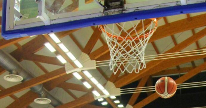 Follia nel Trevigiano, partita di basket Under 17 finisce 210 a 3. Si scatena la polemica: “Pessimo esempio, umiliati dei coetanei”