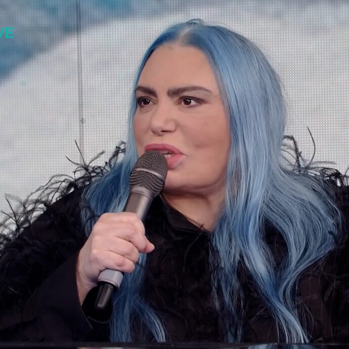 “Ho dovuto regalare a Madonna un mio giubbotto, poi Moschino me ne ha fatto uno solo per me”: l’aneddoto di Loredana Bertè a Che tempo che fa