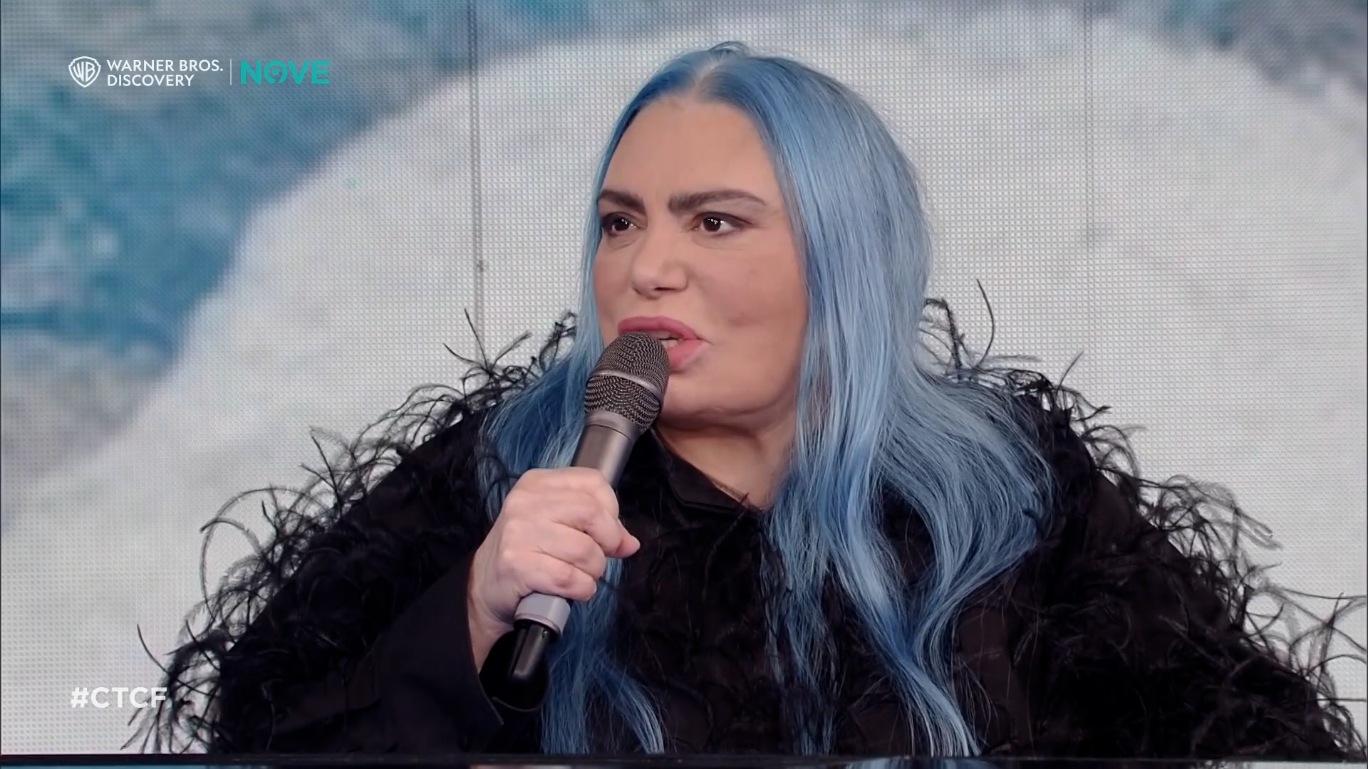 ho dovuto regalare a madonna un mio giubbotto poi moschino me ne ha fatto uno solo per me l8217aneddoto di loredana bert232 a che tempo che fa da Ilfattoquotidiano.it ho dovuto regalare a madonna un mio giubbotto poi moschino me ne ha fatto uno solo per me l8217aneddoto di loredana bert232 a che tempo che fa