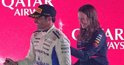 Copertina di “Ho capito subito che fosse la cosa giusta”: la mossa decisiva di Hannah Schmitz, la stratega Red Bull che è salita sul podio con Verstappen