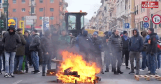 Copertina di Ilva, la rabbia degli operai che hanno tagliato in due Genova con il presidio: “Urso bugiardo patentato”
