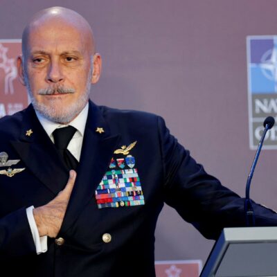 Copertina di Guerra in Ucraina, Cavo Dragone (Nato) evoca “l’attacco preventivo” contro la Russia. E imbarazza il governo