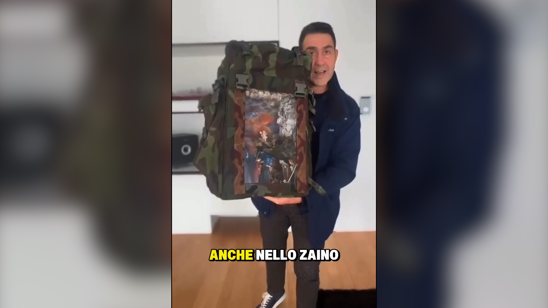 La soluzione di Vannacci contro chi non fa il presepe: la natività “portatile” inglobata in uno zaino militare – Video La soluzione di Vannacci contro chi non fa il presepe: la natività “portatile” inglobata in uno zaino militare – Video