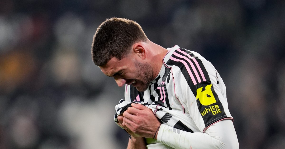 Juventus, lungo stop per Vlahovic: l’infortunio è anche più grave del previsto. I tempi di recupero
