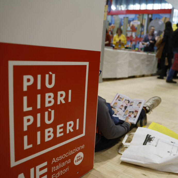 “Fuori da Più Libri Più Liberi lo stand dell’editore che esalta figure nazifasciste e antisemite”. Da Barbero a Zerocalcare, in 80 firmano l’appello