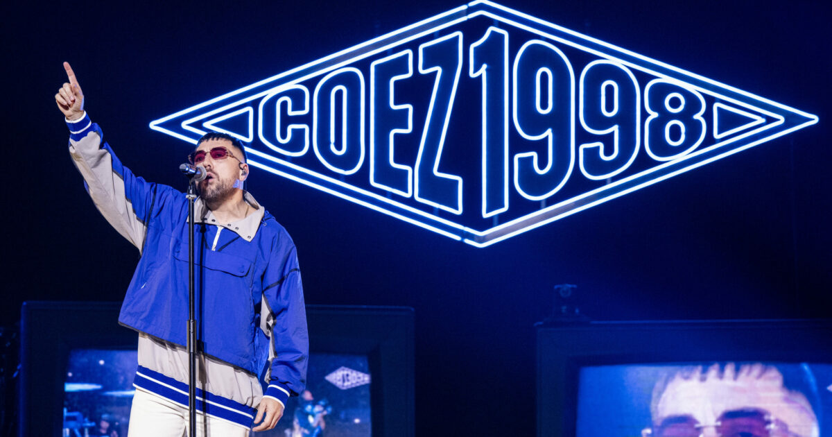 Siamo andati al concerto di Coez al Forum di Milano: il cantautore è come Petrarca e vi spieghiamo perché