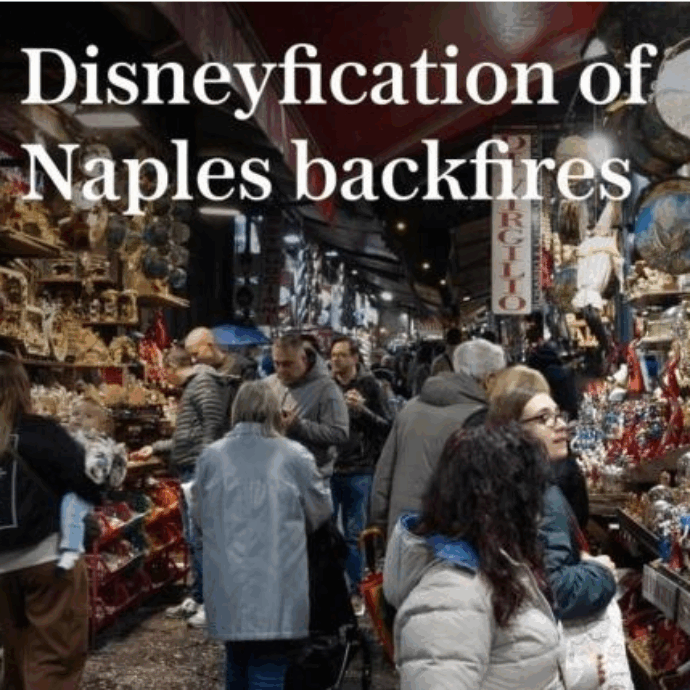 “Napoli si sta Disneyficando, ormai è un parco a tema più che una città”: il reportage choc del Telegraph