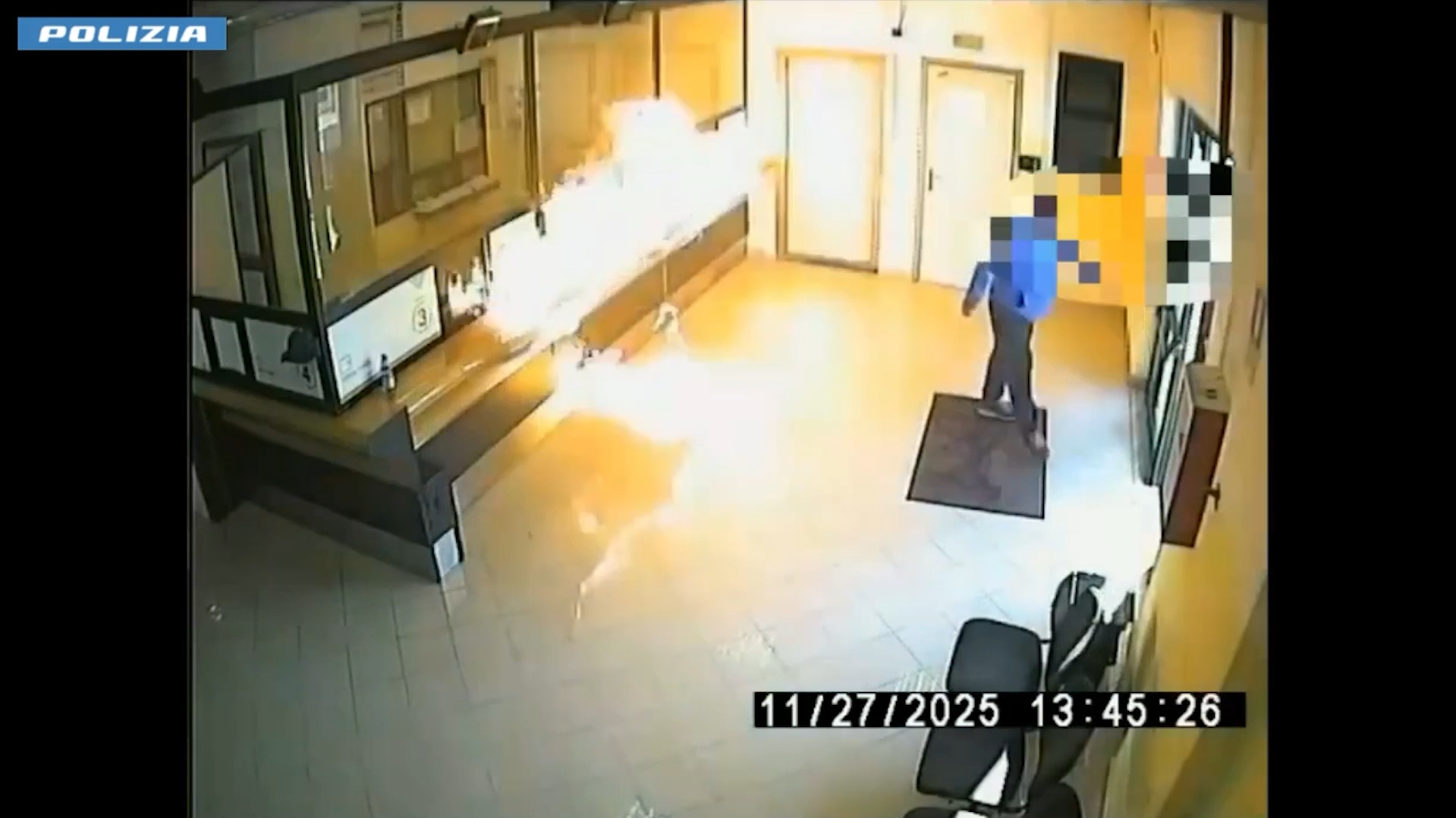 d224 fuoco al comune di gioia tauro e al container di un cantiere edile incastrato dalle telecamere 8211 video