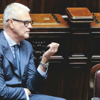 Copertina di Tetto stipendi Pubblica amministrazione, liberi tutti: la stretta ancora non c’è