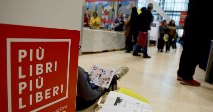 Più libri più liberi: 80 intellettuali contro l’ospite neonazista. Ma l’Aie non censura