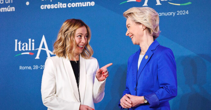 Migranti, l’Ue vota sui Paesi terzi sicuri. Ma la “fortezza” immaginata da von der Leyen finirà nei tribunali, ecco perché