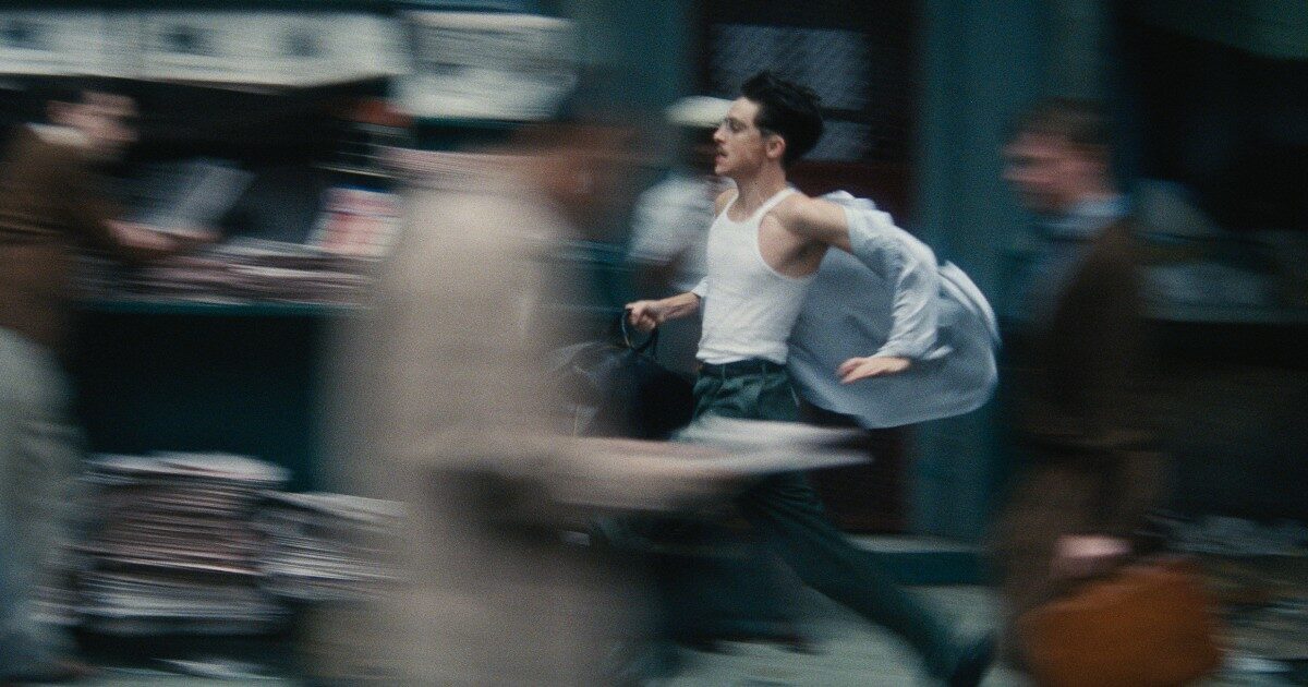 Marty Supreme, l’epopea dell’outsider secondo Josh Safdie: Chalamet travolgente in un’odissea pop