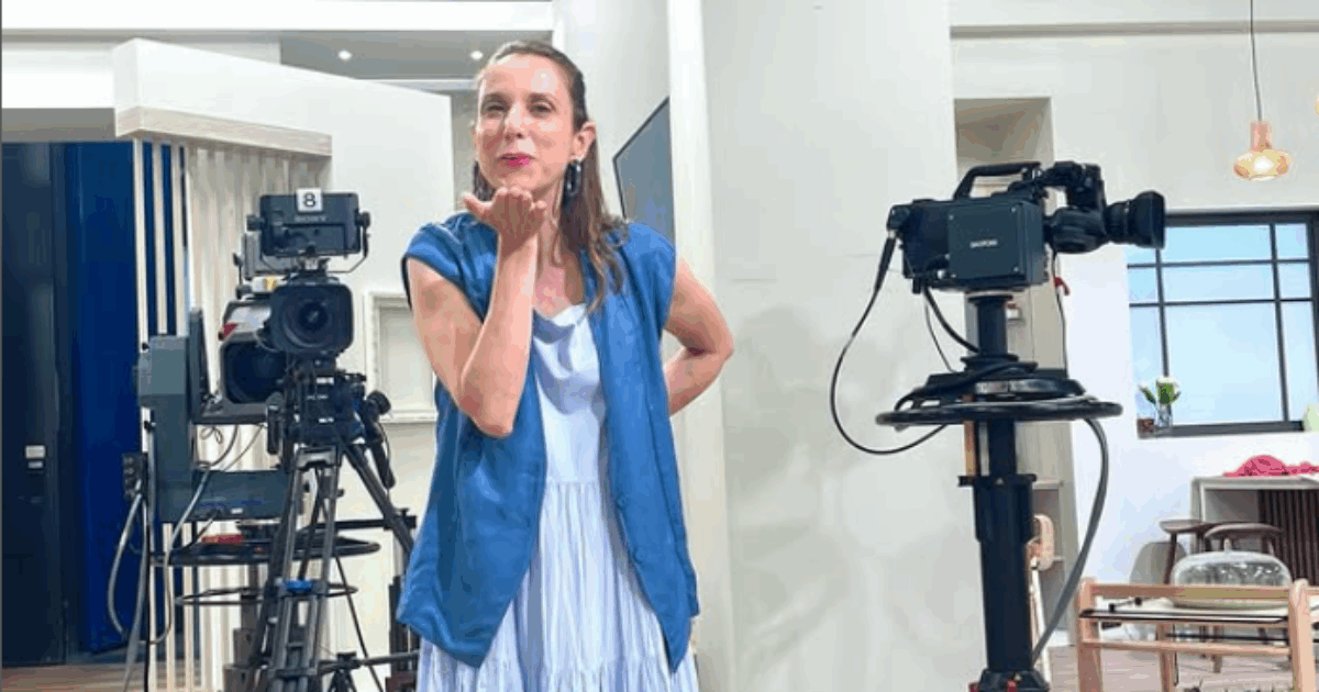 “Sono stata in onda più ore di Pippo Baudo, ho venduto di tutto, dalle padelle ai diamanti. E ora sono stata licenziata da un giorno all’altro”: lo sfogo della conduttrice di Qvc Chiara Contu Farci