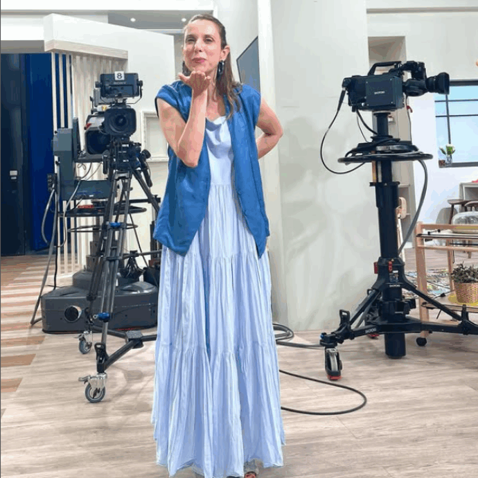 “Sono stata in onda più ore di Pippo Baudo, ho venduto di tutto, dalle padelle ai diamanti. E ora sono stata licenziata da un giorno all’altro”: lo sfogo della conduttrice di Qvc Chiara Contu Farci