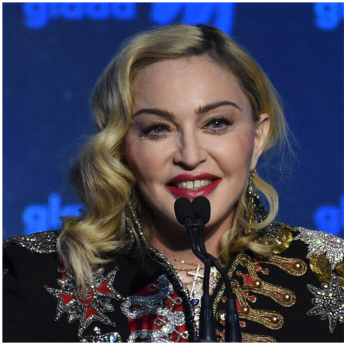 “Scommetto che Trump non ha mai visto il suo migliore amico morire di Aids, non gli ha mai tenuto la mano e non ha mai visto il sangue colare dal suo viso”: Madonna furiosa contro il presidente