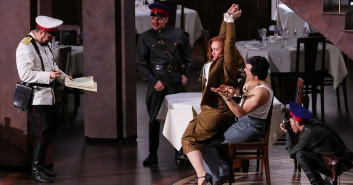 Prima della Scala 2025, tutto quello che c’è da sapere: gli orari, come vederla in tv, i vip attesi, il dress code e le curiosità sulla Lady Macbeth di Šostakóvic