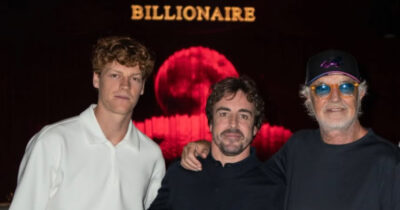 Copertina di Sinner è a Dubai: cena con Alonso e Briatore e Gp di Formula 1 nel weekend, in attesa della nuova stagione