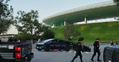 Copertina di “Trovati oltre 400 sacchi con resti umani vicino a uno stadio dei Mondiali”: la rivelazione dal Messico