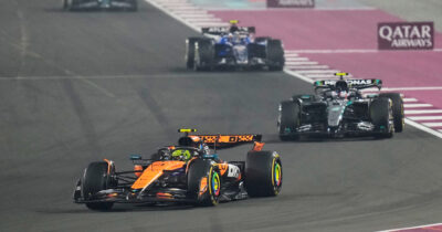 Copertina di Formula 1, ad Abu Dhabi si decide il mondiale: in tre in lotta per il titolo | Gli orari del weekend: dove vedere il Gp in diretta e in replica