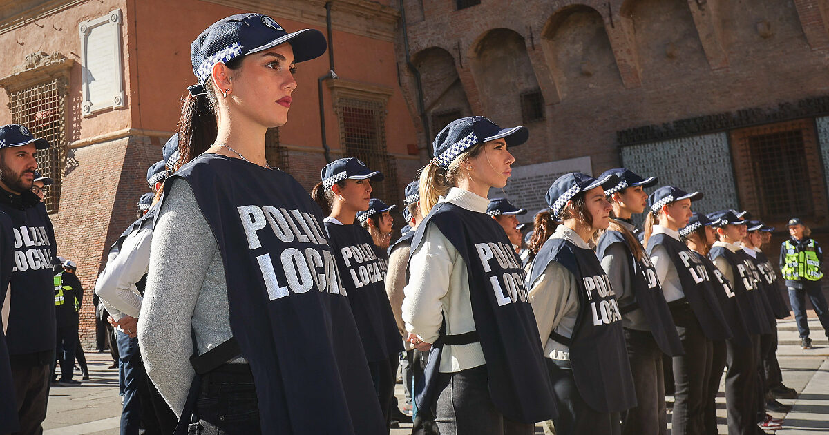 Il governo annuncia la riforma della Polizia locale, ma azzera i fondi. Che dirotta sulla caccia ai migranti extra Ue