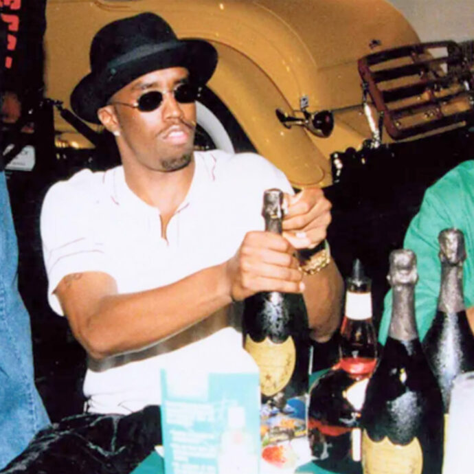 “Sean Combs: la resa dei conti” agita gli avvocati dell’ex produttore in carcere: “Ci sono filmati non approvati e rubati. Va ritirato da Netflix o partono le diffide”