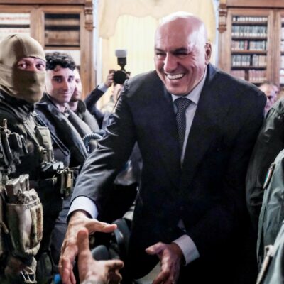 Copertina di Riarmo, Crosetto: “Scudo aereo da 4 mld”. Armi: La Russa e Tajani anti-Lega