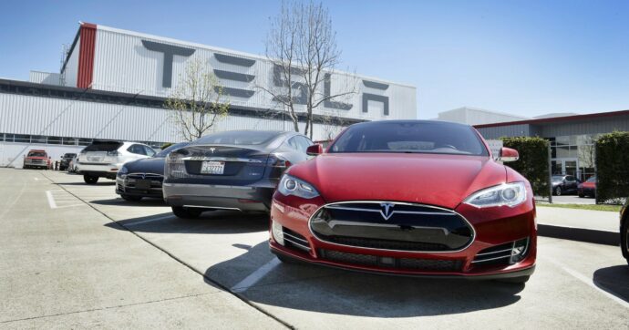 Tesla, pioniere stanco che  deve ritrovare  il suo slancio