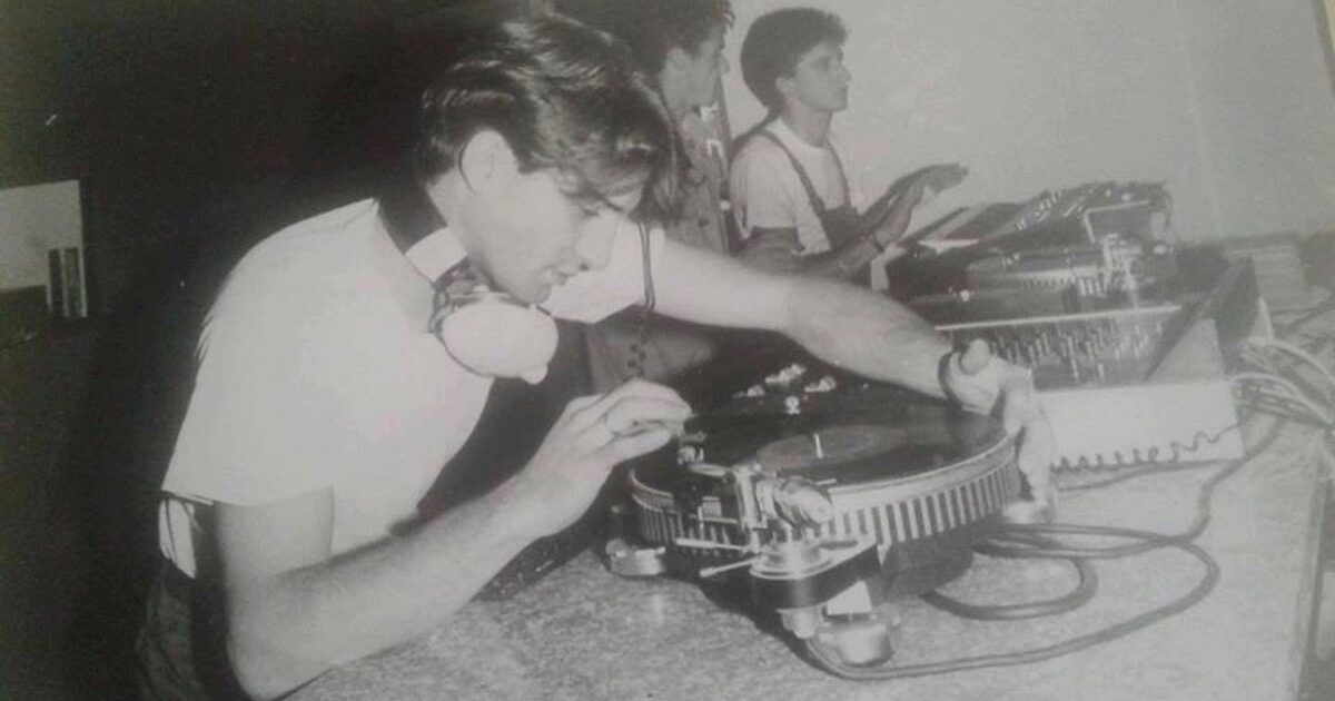 È morto dj Mozart, tra i pionieri del clubbing italiano e presenza storica alla Baia degli Angeli di Gabicce