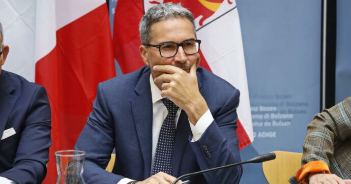 Trentino-Alto Adige, la destra in Regione fa aumentare lo stipendio ai consiglieri. Protesta l’opposizione