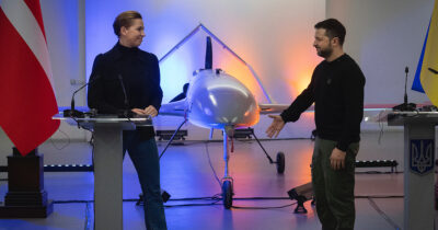 Copertina di Ucraina, la Danimarca taglia il fondo per gli aiuti. I socialdemocratici: “Presto sarà il turno di altri Paesi”